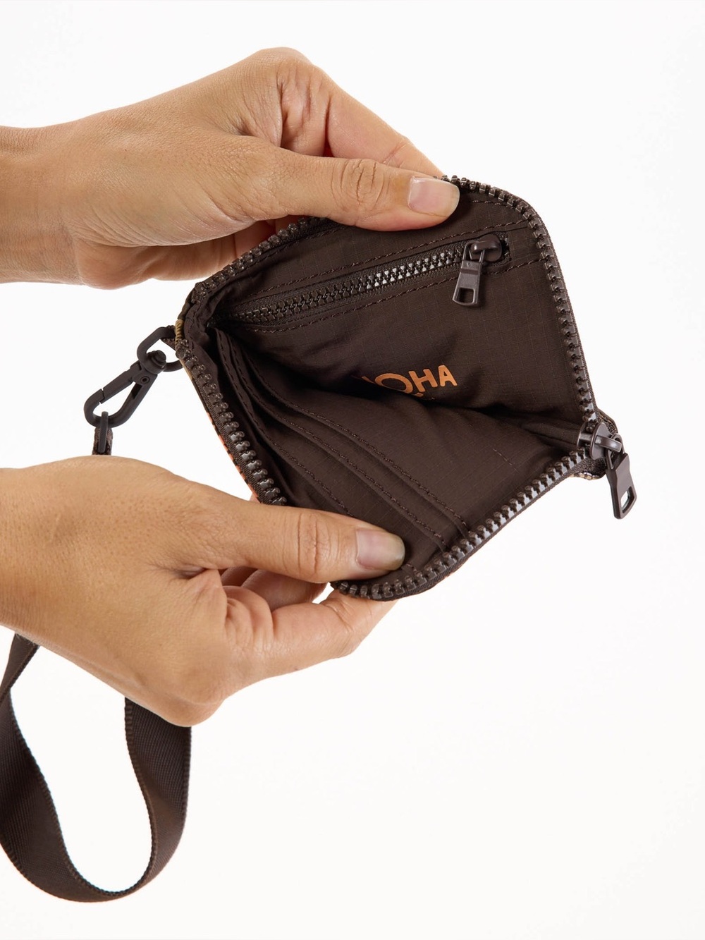 Aloha Collection• GO-TO WRISTLET Shoreline Coconut Shells - Picture 10 of 12